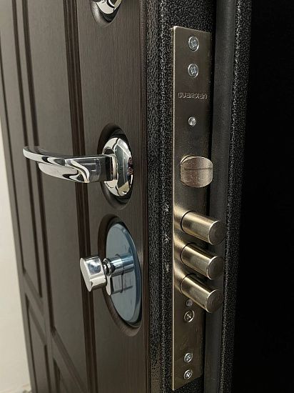 Входная дверь  