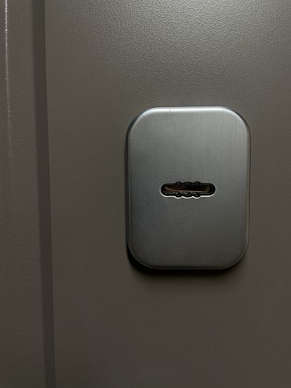 Входная дверь  