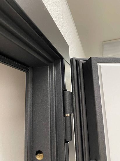 Входная дверь  