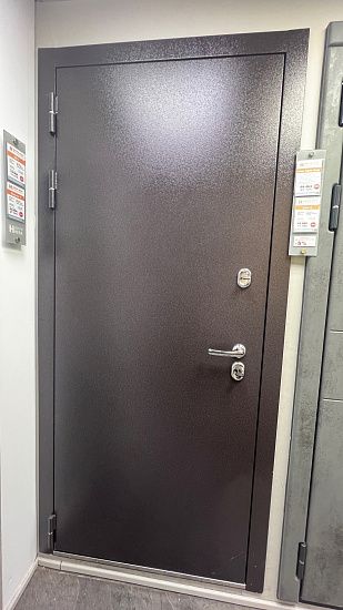 Входная дверь  